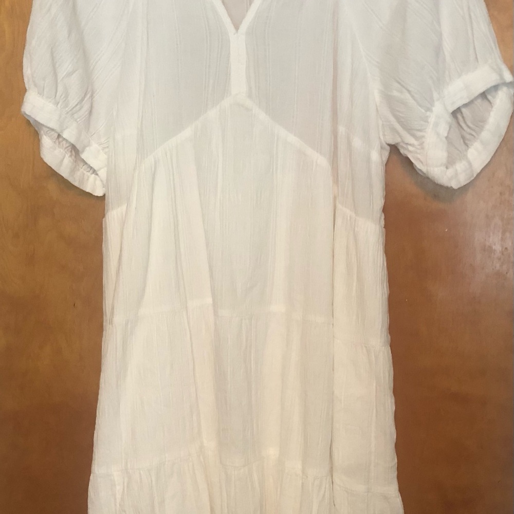 Universal Thread White V-Neck Short Sleeve Mini Dress